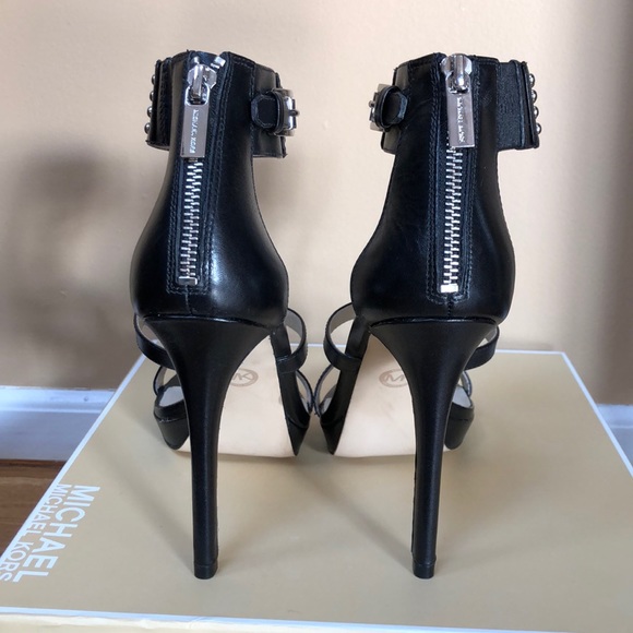 Michael Kors sandal - Picture 7 of 7